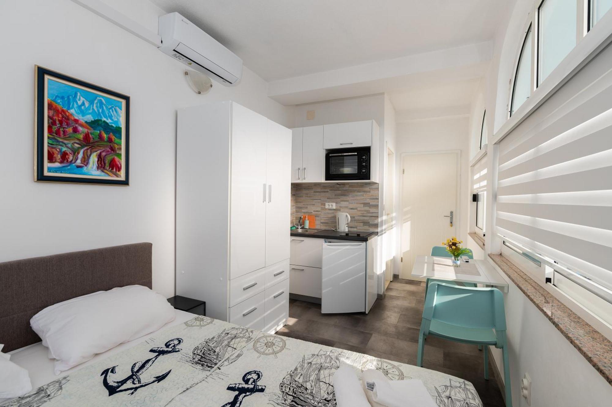 House Santro